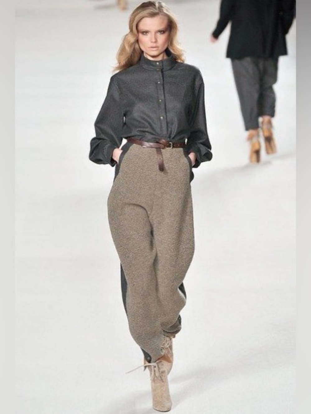 Rare Chloé Fall/Winter 2009 Runway Wool Side-Button Trousers Look 44 Archival